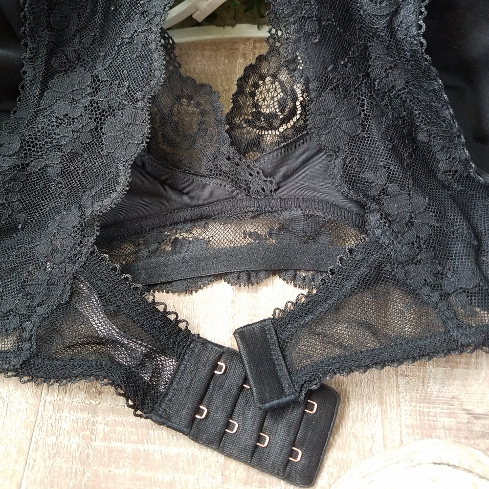 Victoria's Secret Velvet Bralette - Picture 4 of 9